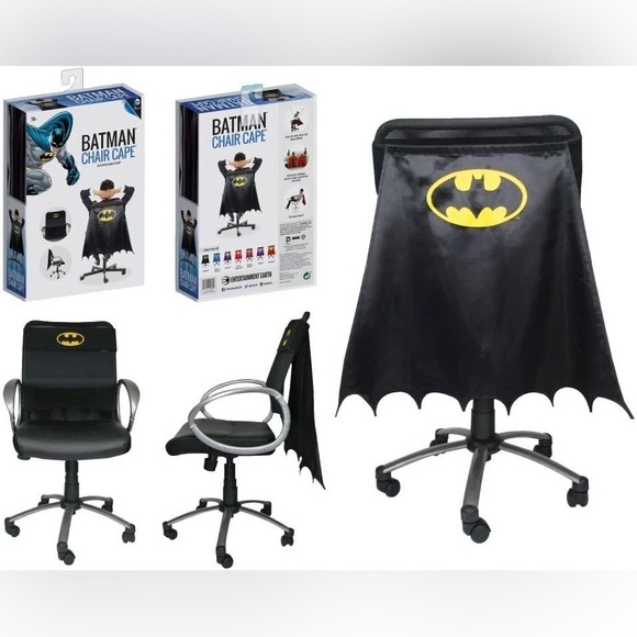 NEW* Justice League Movie Batman Chair Cape - Convention Exclusive - Picture 1 of 3